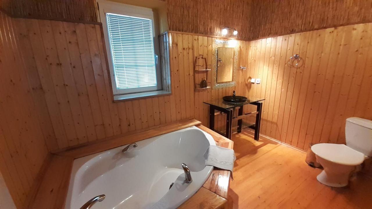 Resort Chribska Apartmany Adri ภายนอก รูปภาพ
